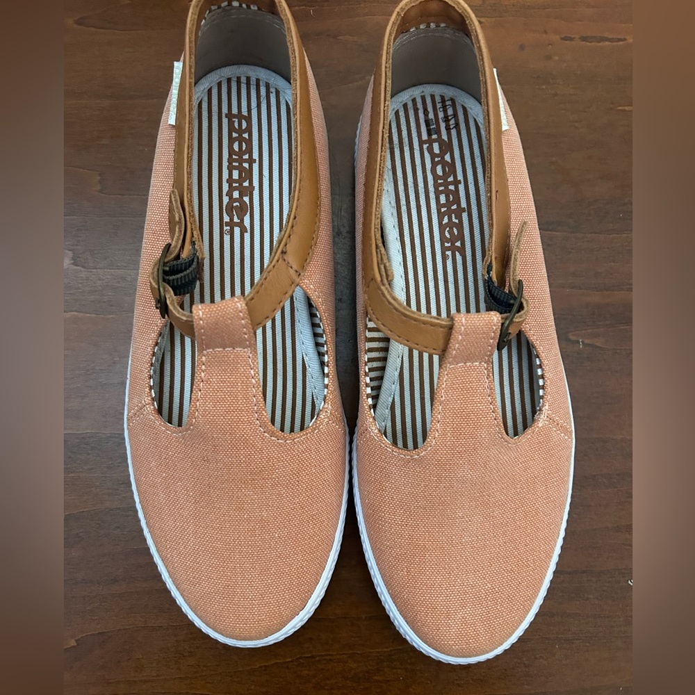 Pointer Peachy orange maryjane buckle sneaker size 35/4